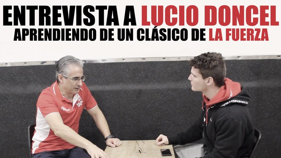 Fotograma de la entrevista a Lucio Doncel en Powerexplosive